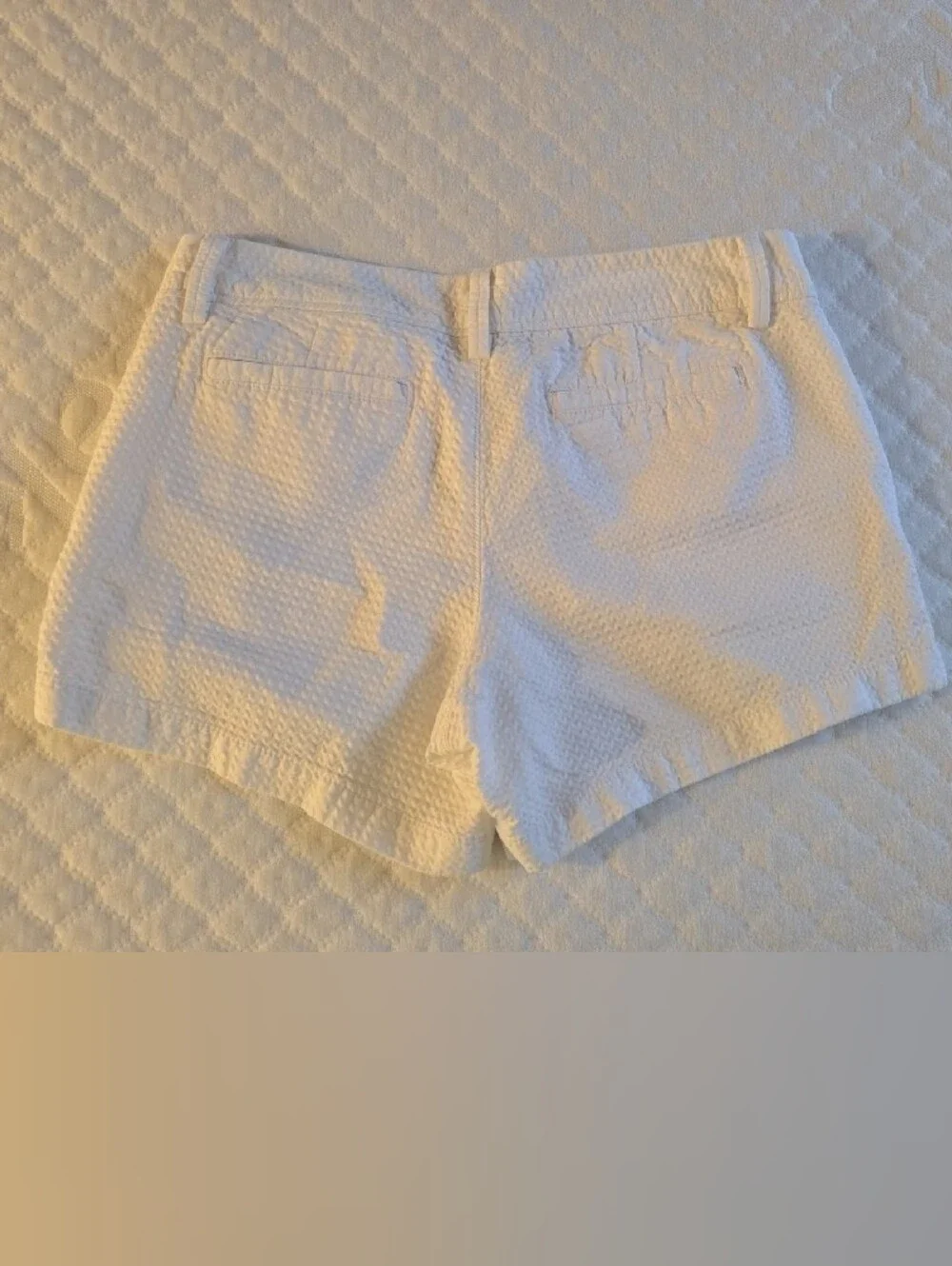 Lilly Pulitzer White Textured Women’s Shorts with Pink Tag